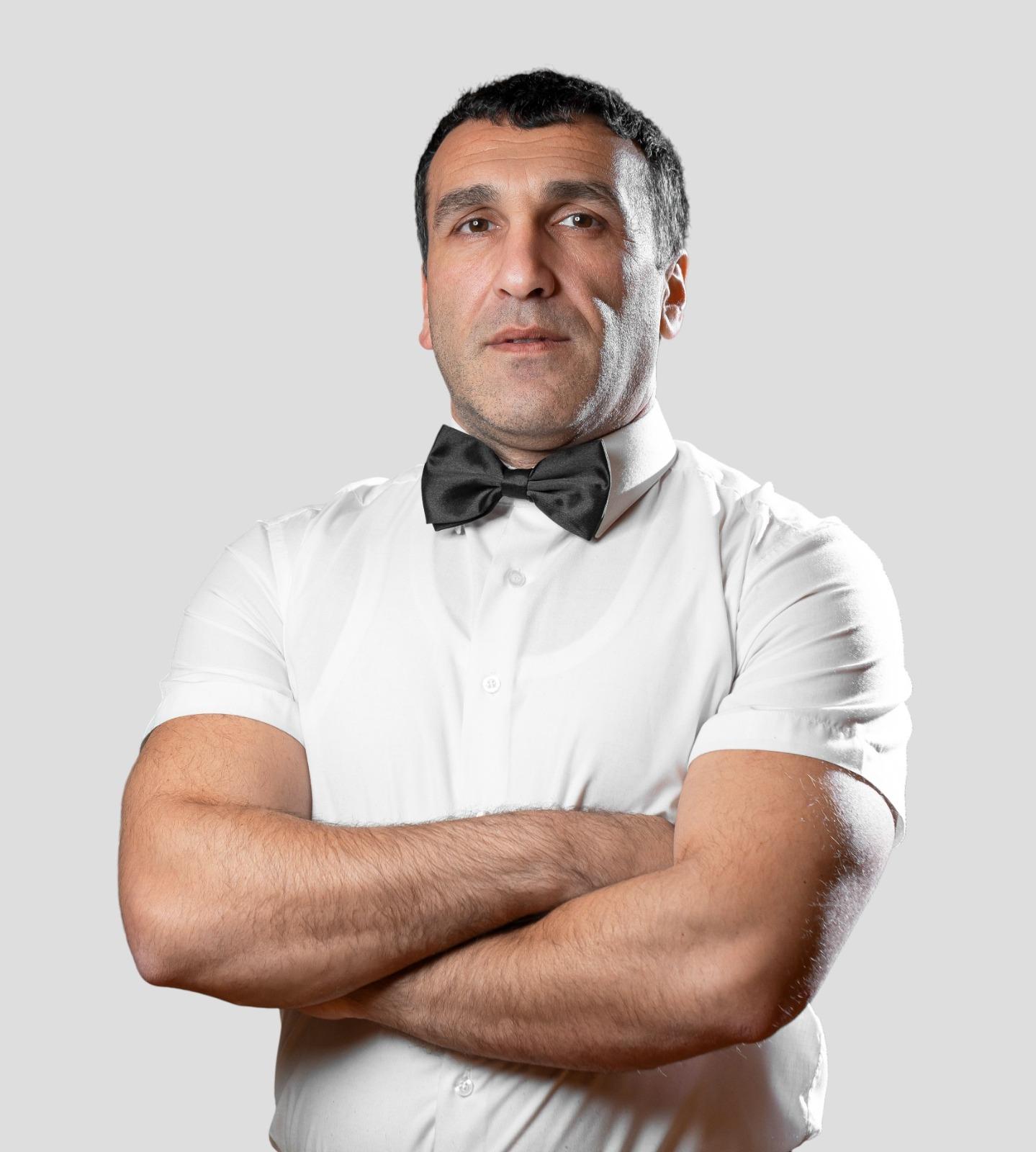 Rövşən Qədirov